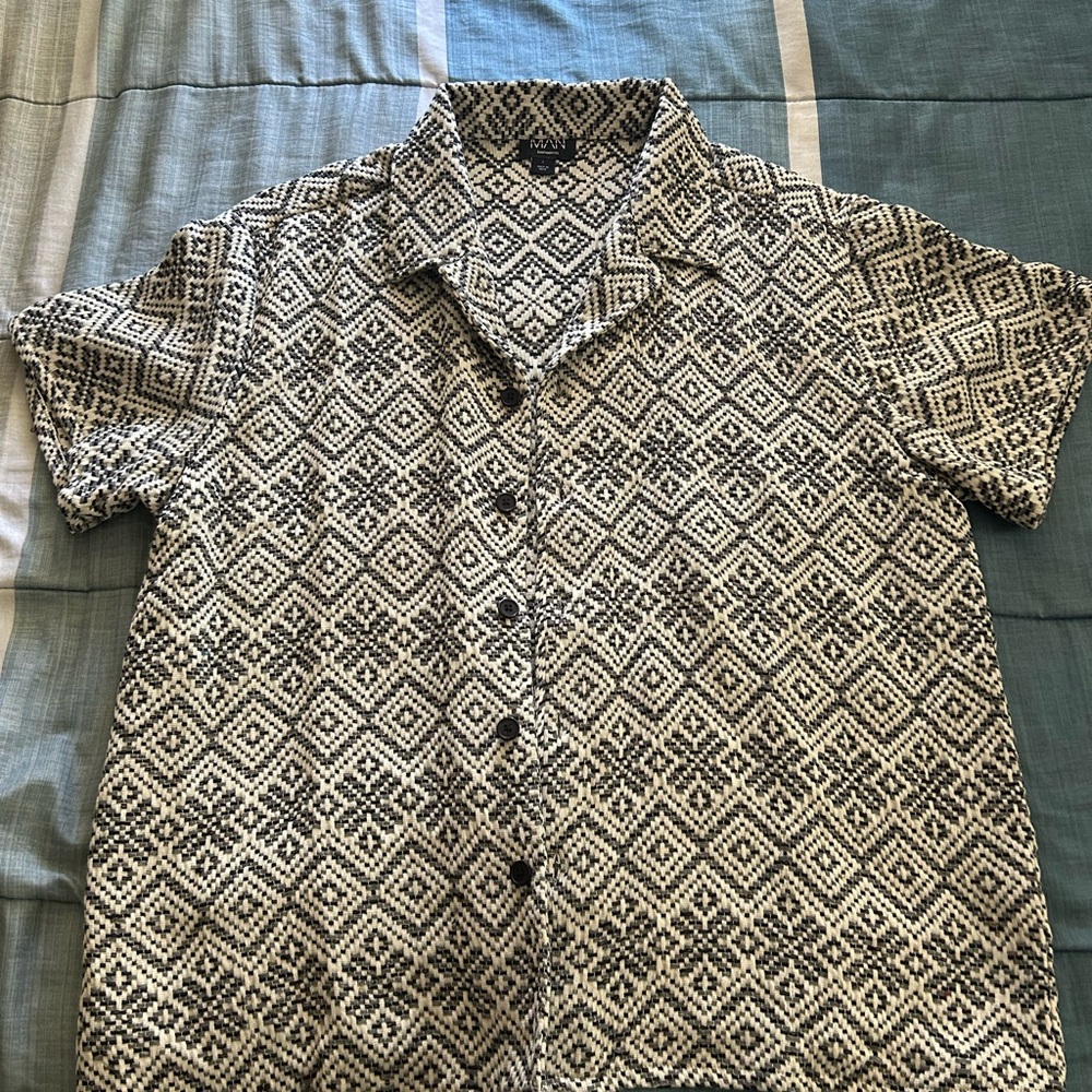 BooHoo Man Large Patterned Button Up, Men’s Large